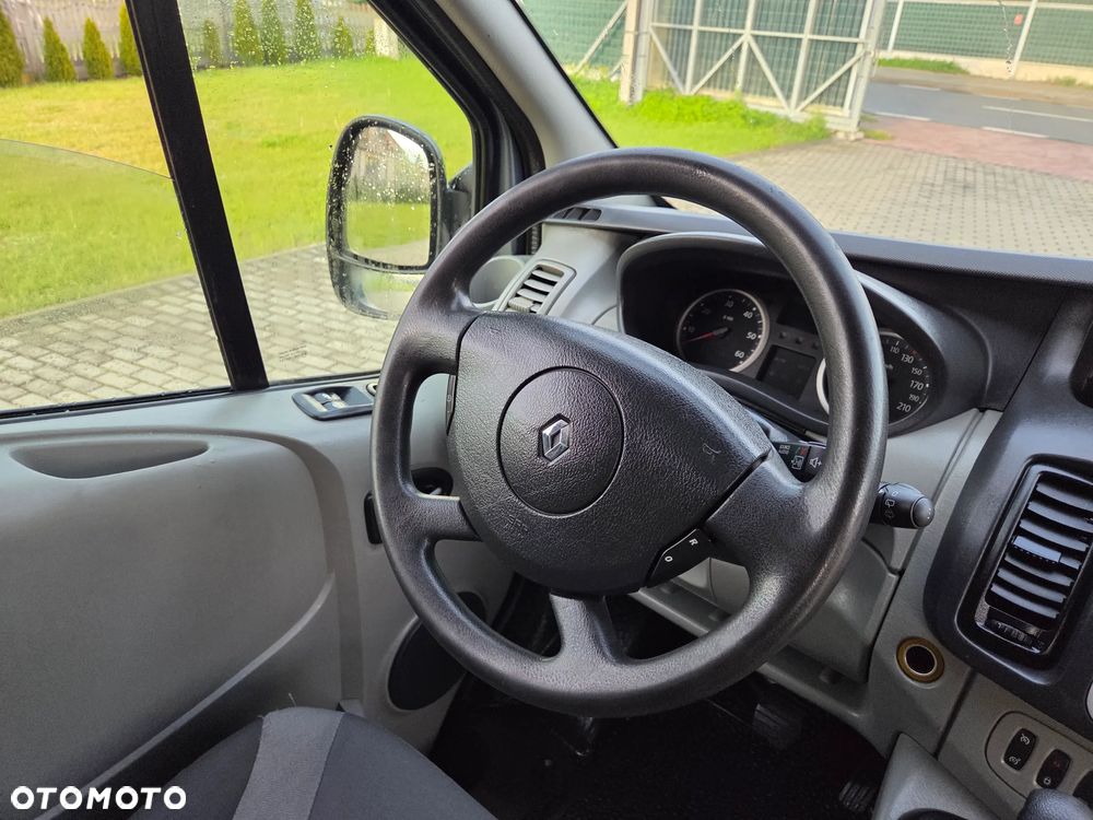 Renault TRAFIC LONG KLIMA TEMPOMAT ORYGINAŁ DUBEL KABINA ZADBANY FULL OPCJA DOPOSAŻONY - 11