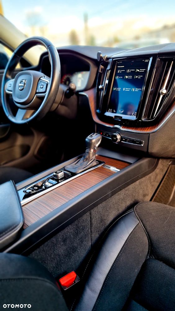 Volvo XC 60 D4 Geartronic Momentum Pro - 29