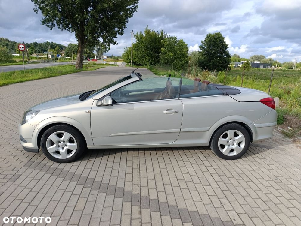 Opel Astra 2.0 T Cosmo - 10