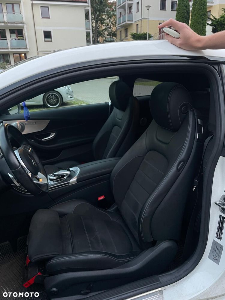 Mercedes-Benz Klasa C 300 9G-TRONIC - 17