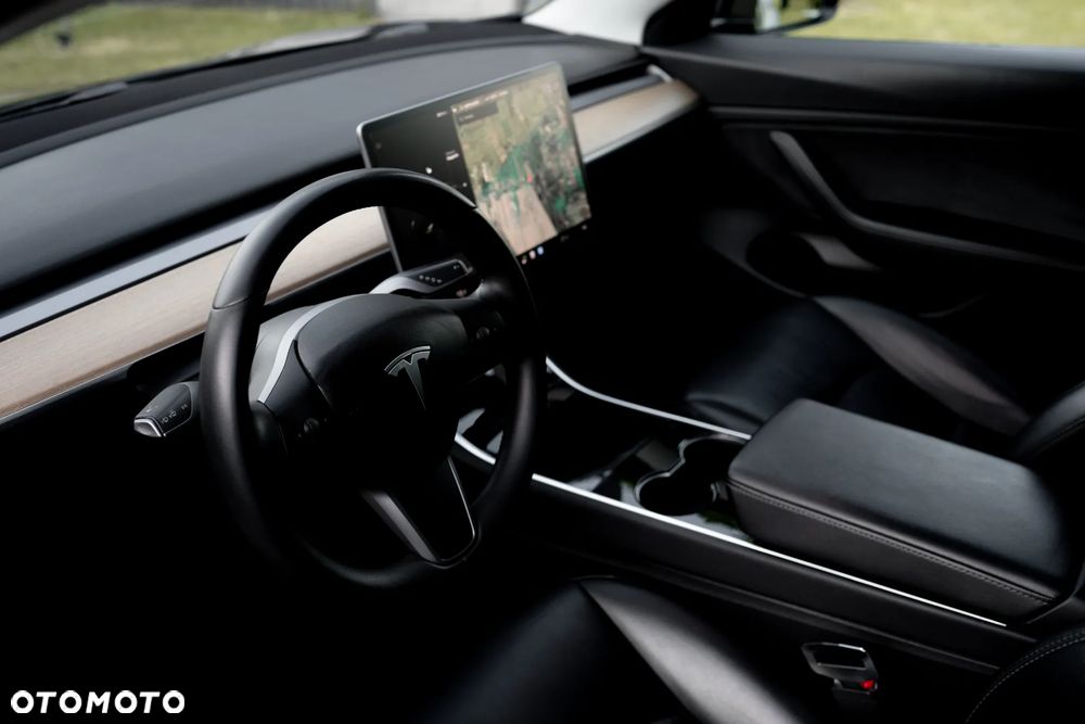Tesla Model 3 - 29