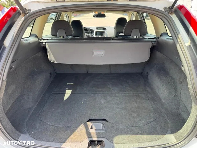 Volvo XC 60 D4 Momentum - 23