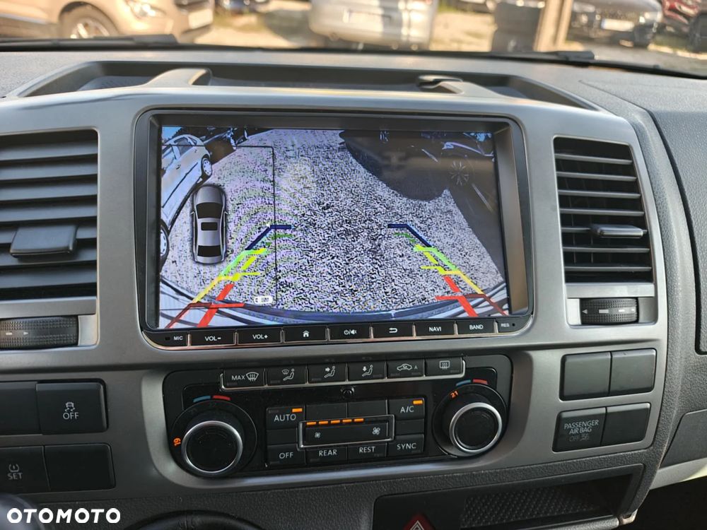 Volkswagen Caravelle - 21