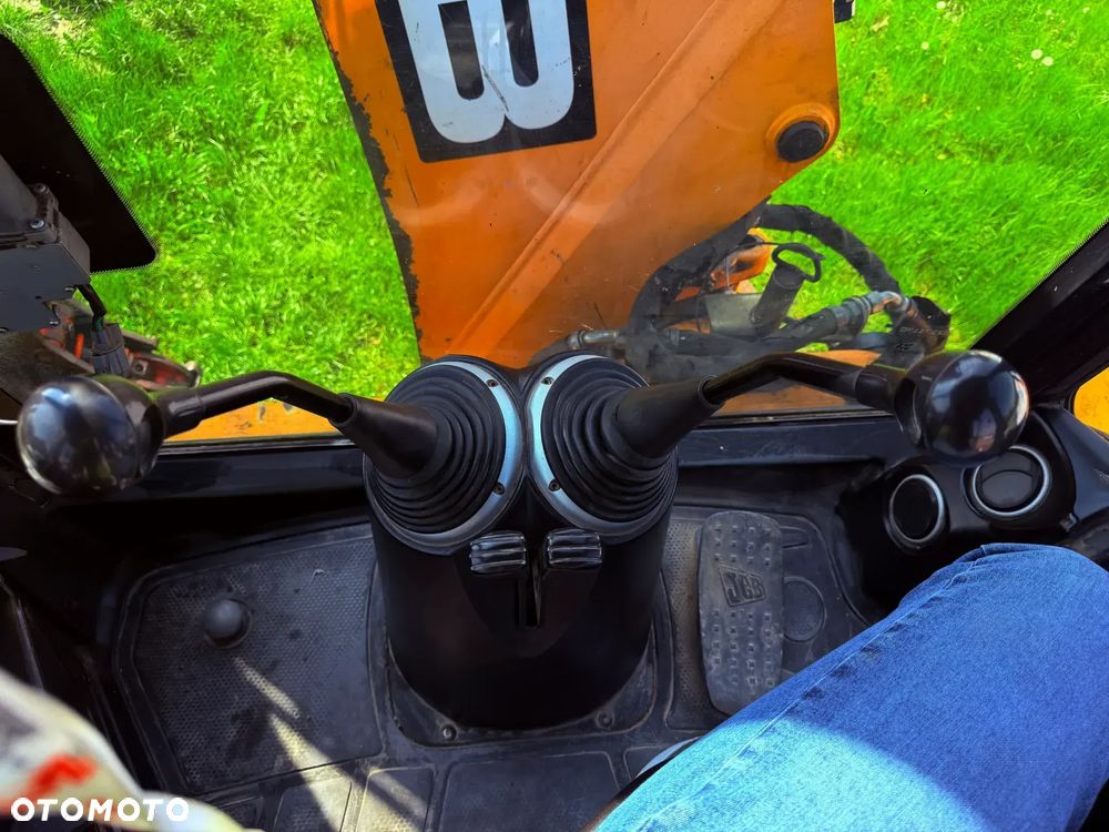 JCB Contractor 3cx - 13
