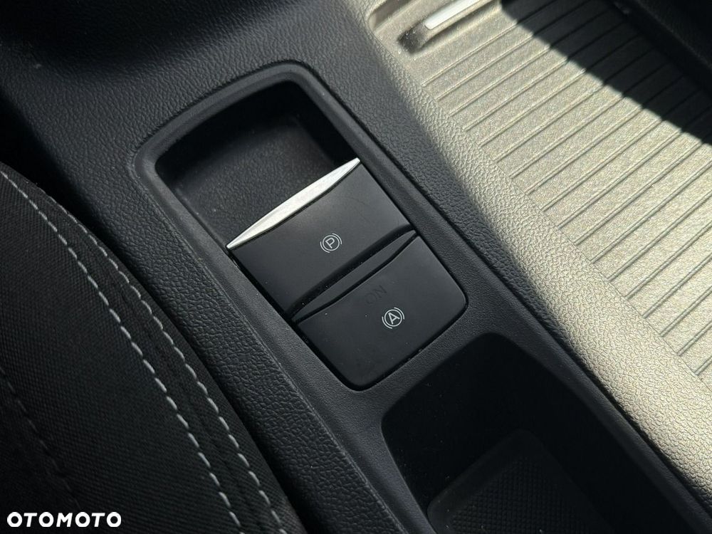 Ford Focus 1.0 EcoBoost Titanium X - 29