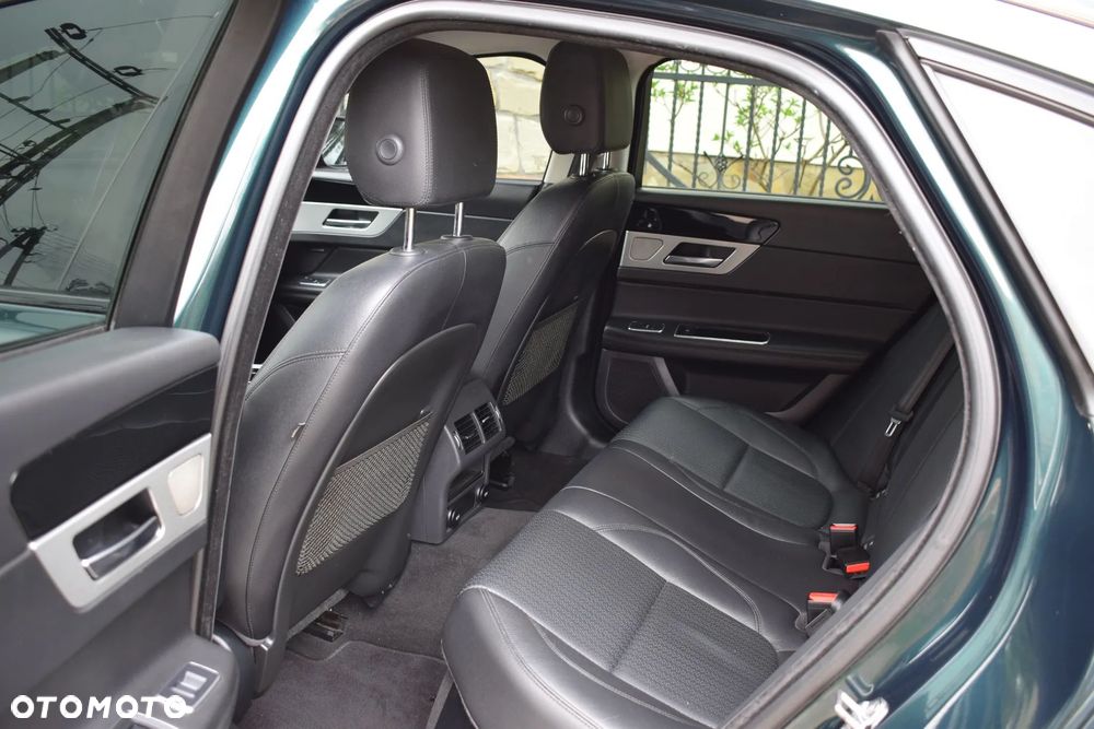Jaguar XF 3.0 TDV6 Portfolio - 11