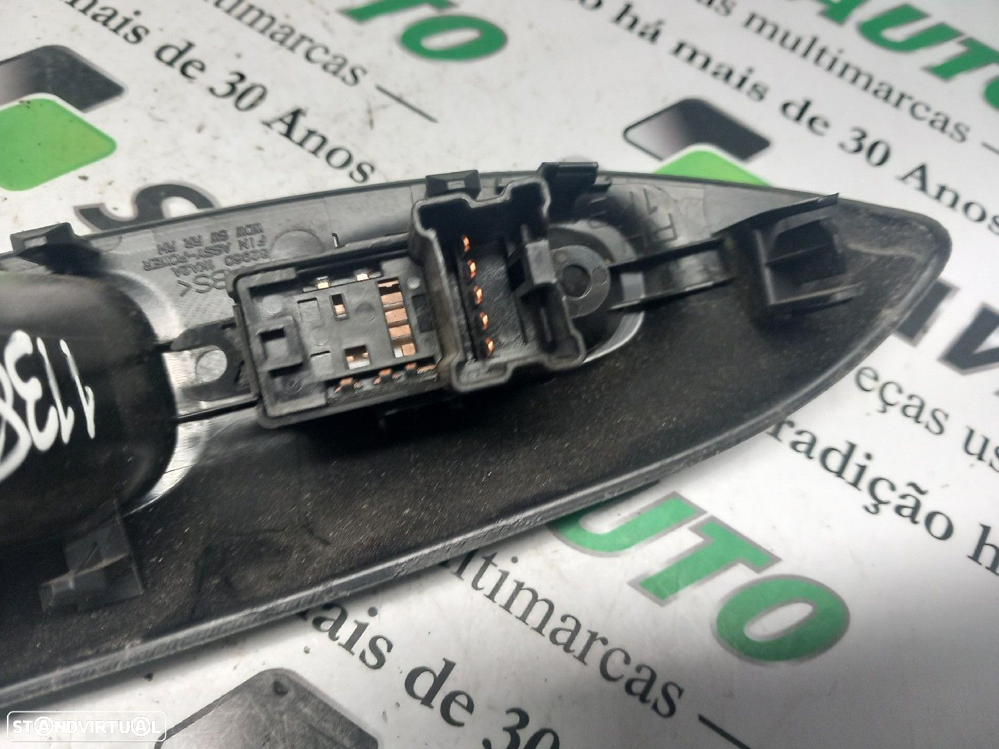 Botão / Botões / Comutador Vidro Dto Nissan Juke (F15) - 3