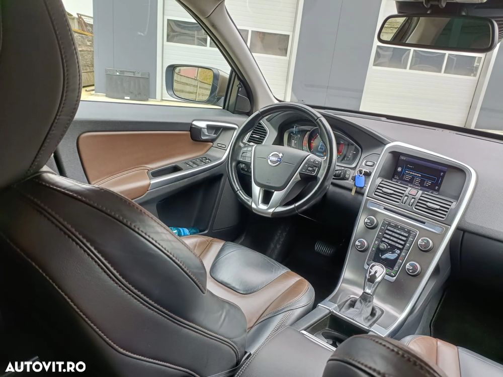 Volvo XC 60 D4 AWD Geartronic Summum - 18