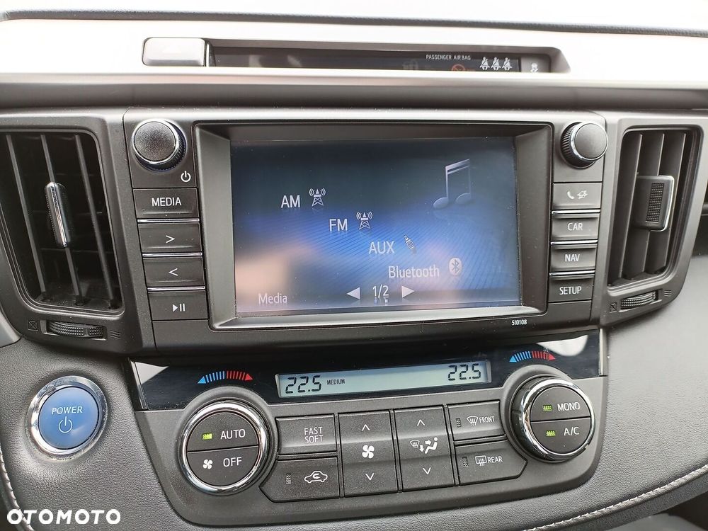 Toyota RAV4 Hybrid Style 4x2 - 18