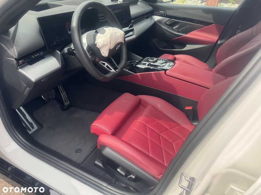 BMW Seria 5 520d xDrive mHEV M Sport - 8