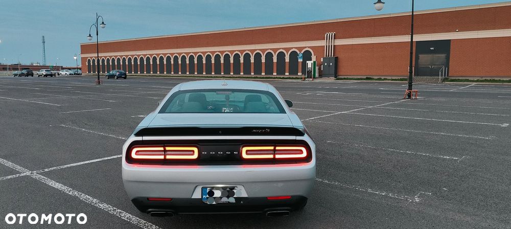 Dodge Challenger - 19