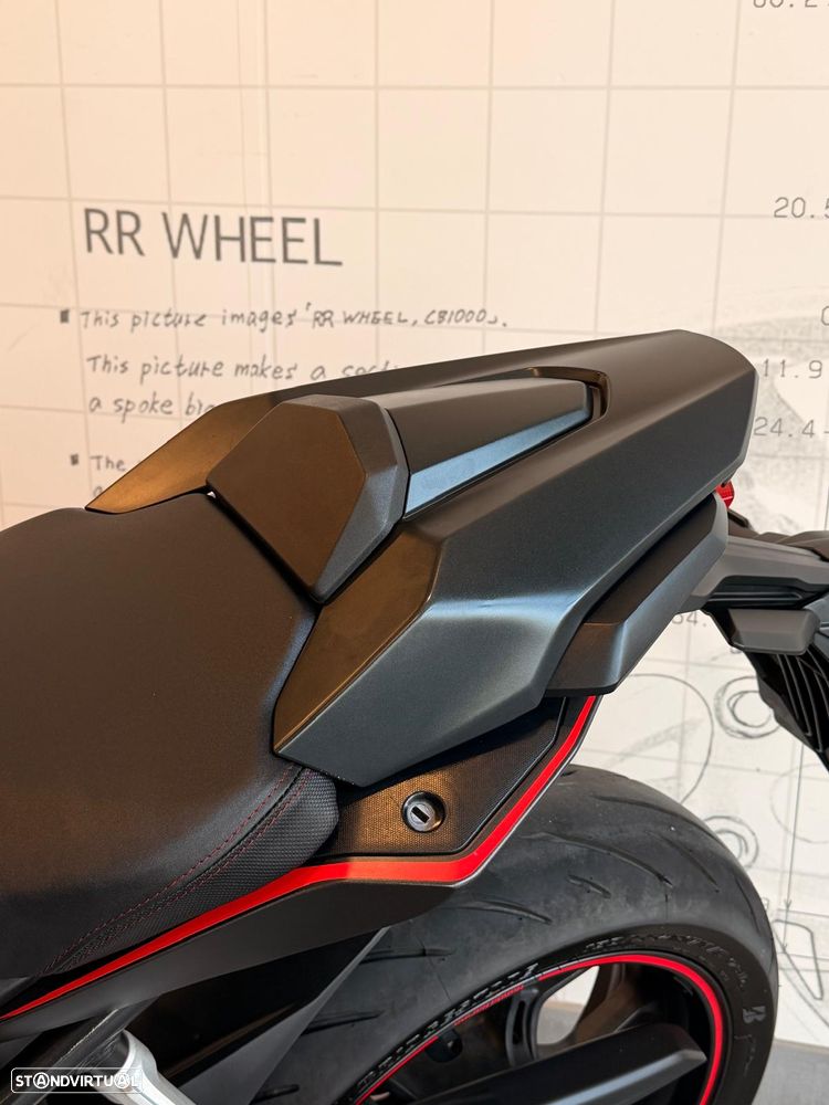 Honda CBR 650R - 2