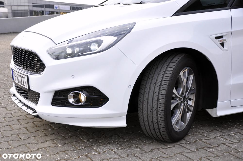 Ford S-Max 2.0 TDCi Titanium PowerShift - 32