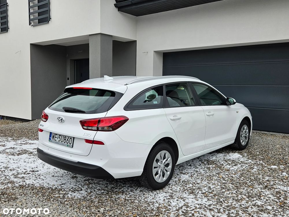 Hyundai i30 1.5 DPI Classic + - 7