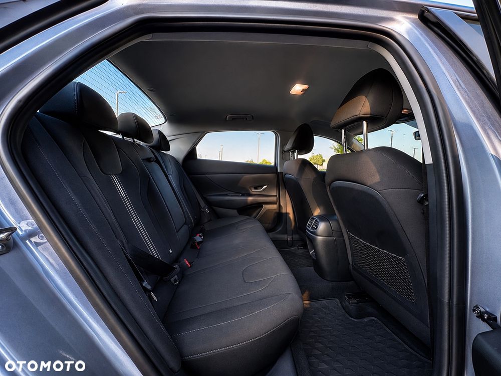 Hyundai Elantra 1.6 Smart CVT - 14