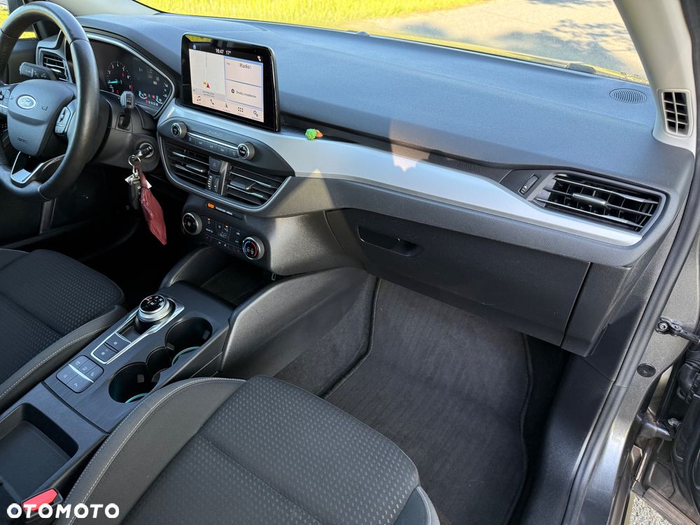 Ford Focus 1.0 EcoBoost Titanium - 27