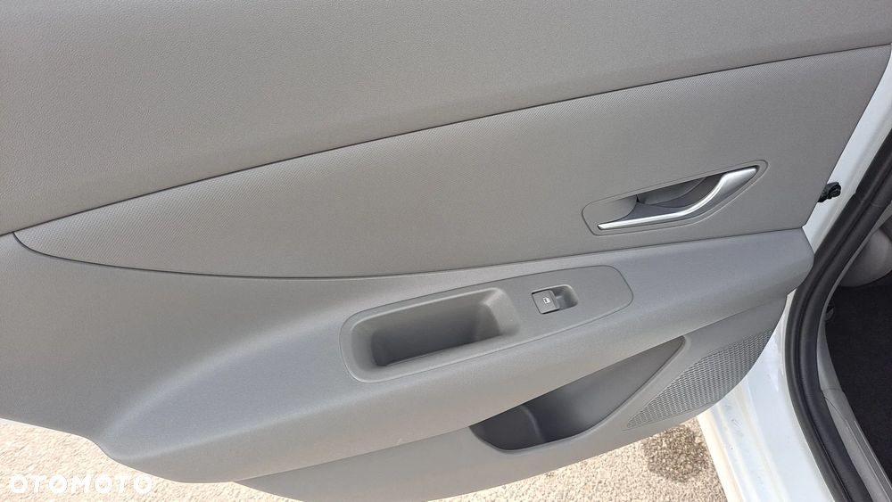 Hyundai Elantra ver-1-6-comfort - 20