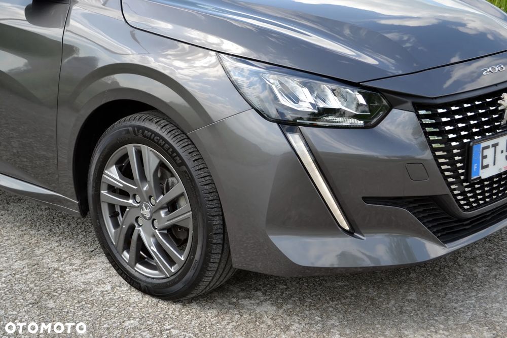 Peugeot 208 - 15