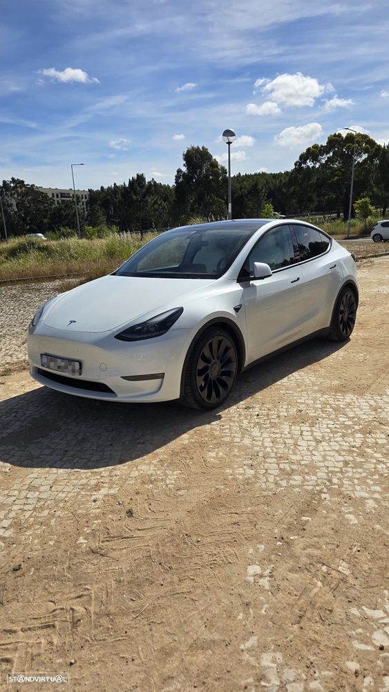 Tesla Model Y Performance Dual Motor AWD - 1