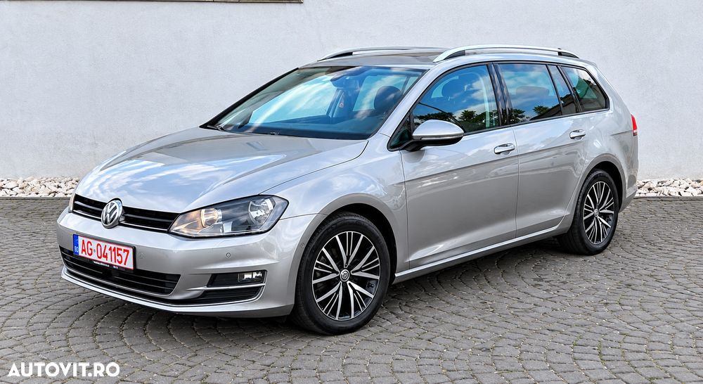Volkswagen Golf - 1