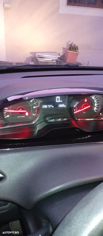 Peugeot 208 PureTech 82 Active - 8