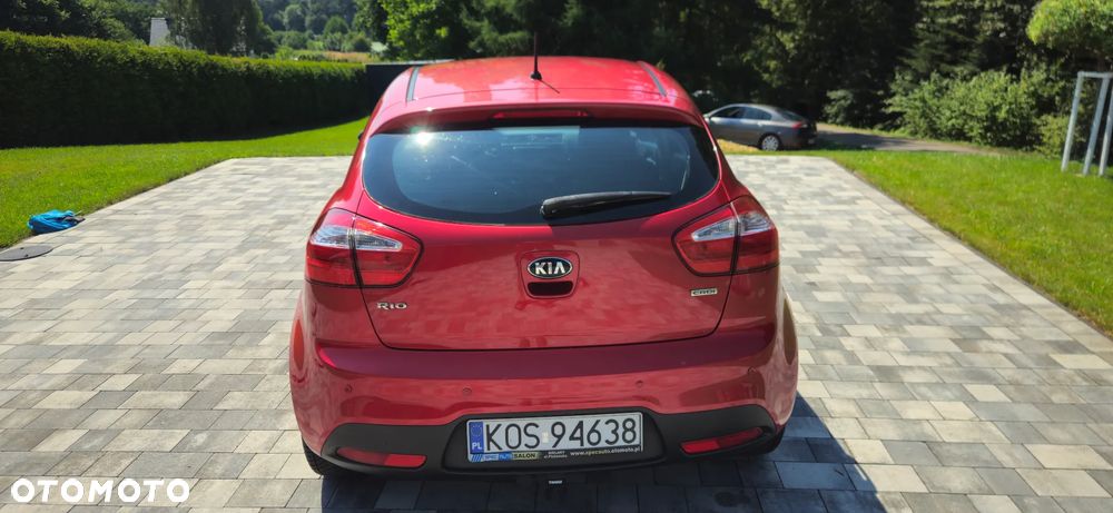 Kia Rio 1.4 CRDI Fifa World Cup Edition - 3
