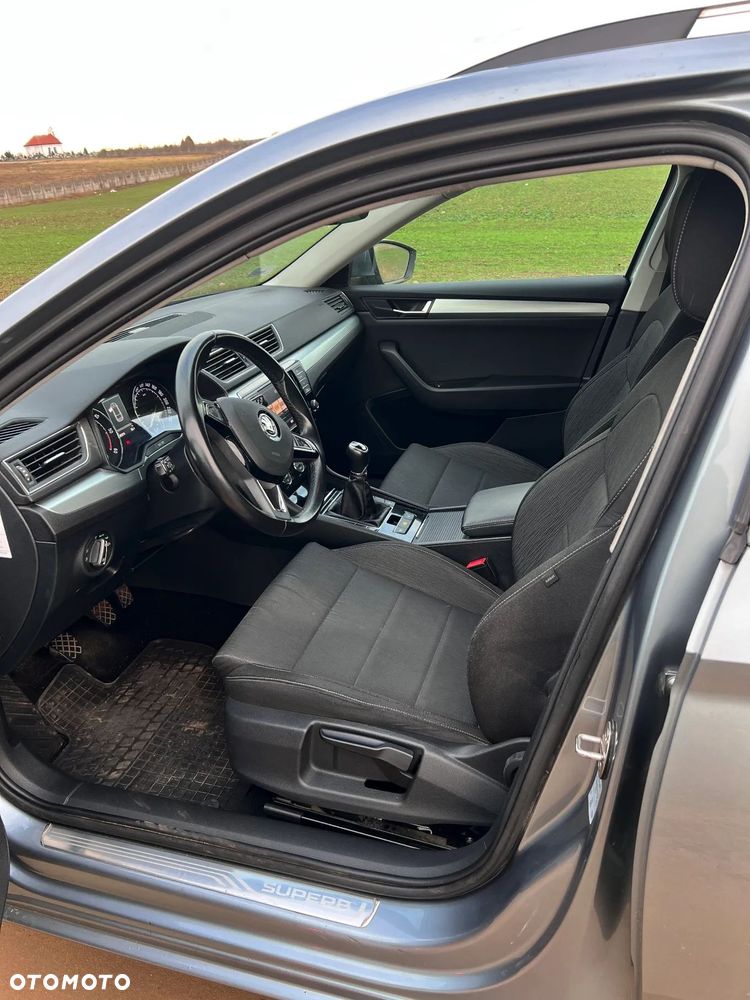 Skoda Superb 2.0 TDI Active - 10