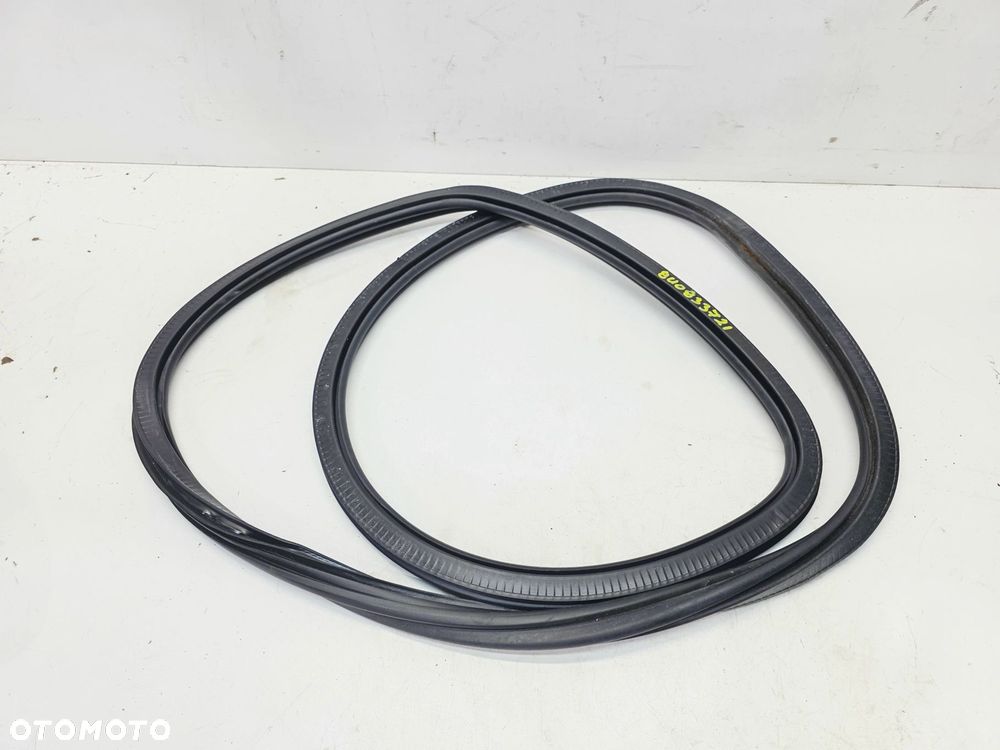 USZCZELKA DRZWI LEWY LUB PRAWY TYŁ AUDI Q3 8U 8U0833721 - 2