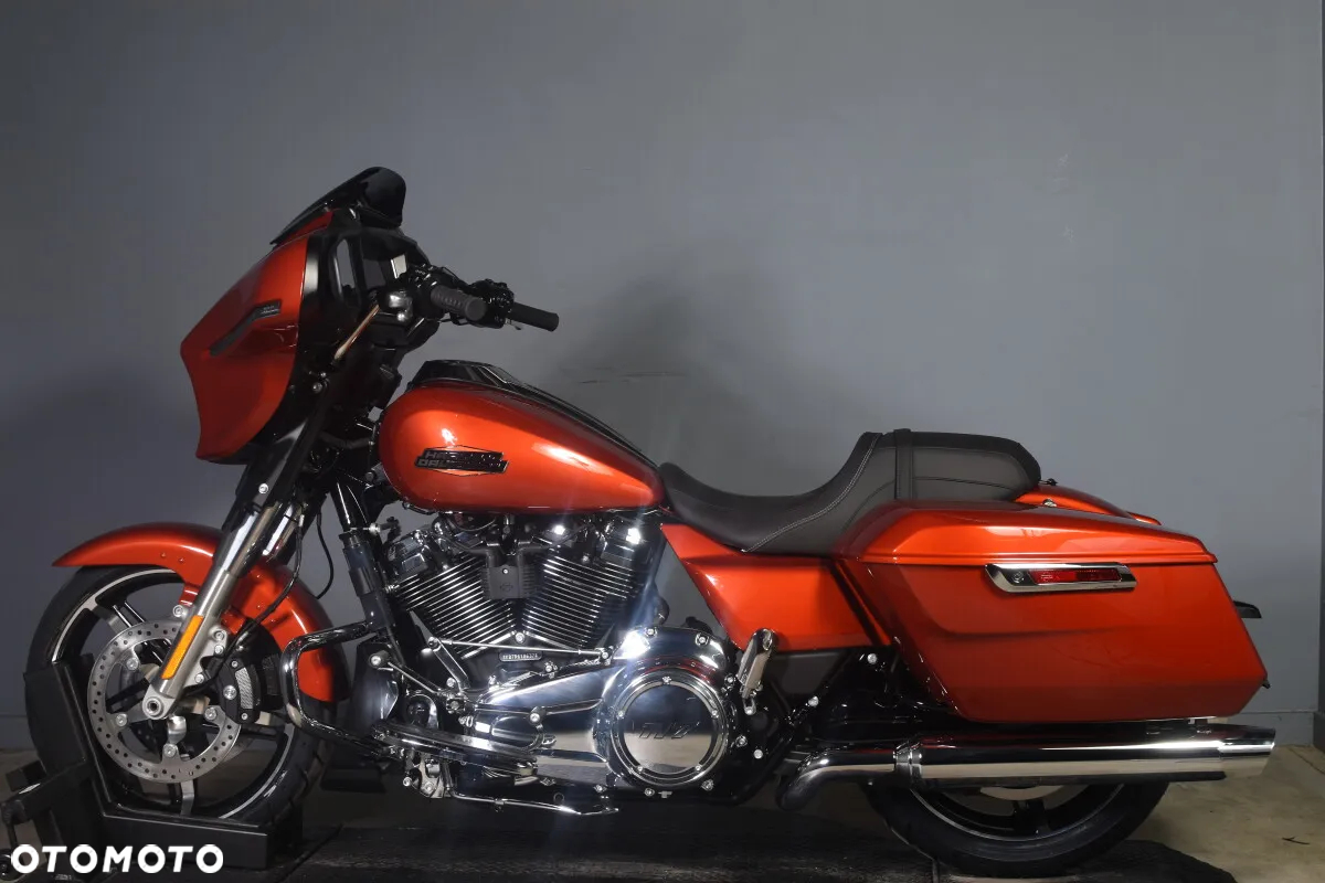Harley-Davidson Touring Street Glide - 4