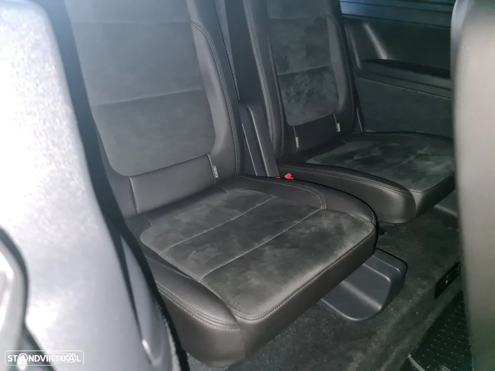 VW Sharan 2.0 TDI Blue Highline DSG - 29