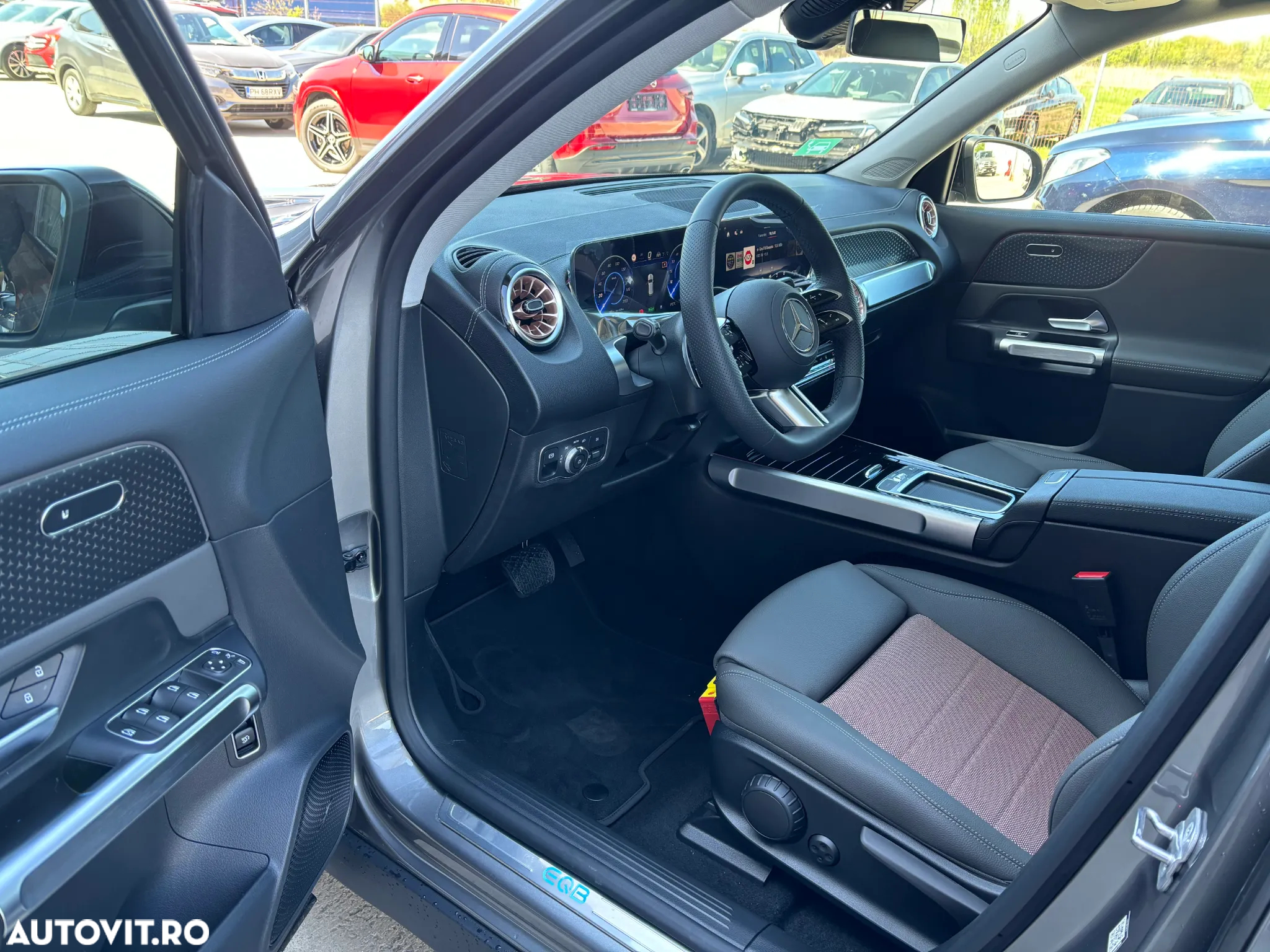 Mercedes-Benz EQB 300 4MATIC - 9