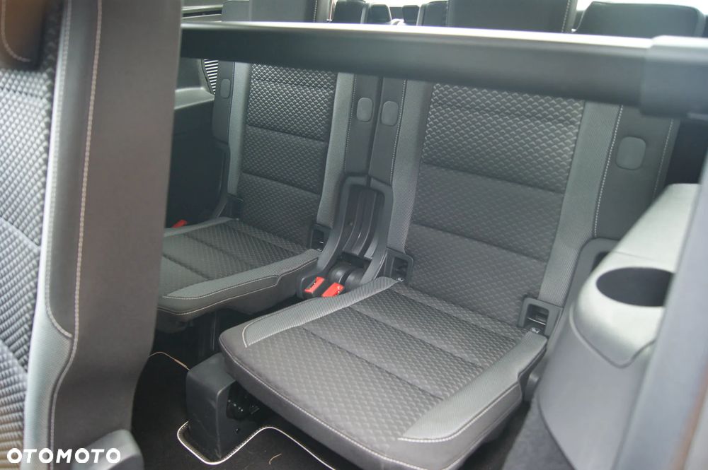 Volkswagen Touran 2.0 TDI SCR DSG ACTIVE - 31