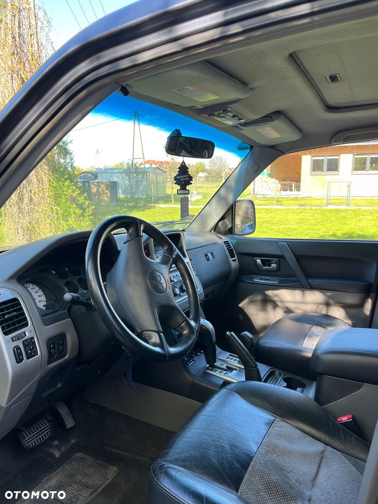 Mitsubishi Pajero - 7