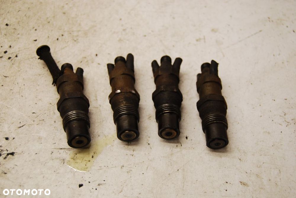 WTRYSKIWACZ VW T4 2.4 CADDY 068130202A 068130202 - 3