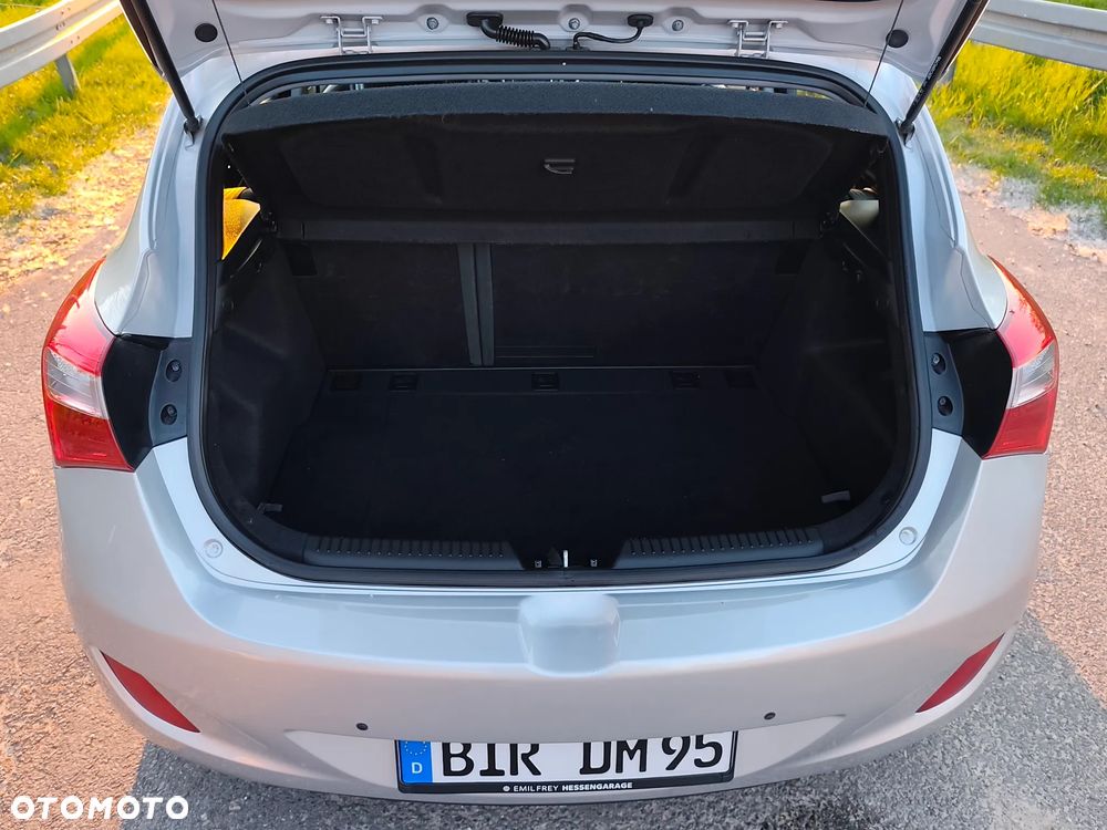 Hyundai i30 blue 1.4 YES Silver - 17