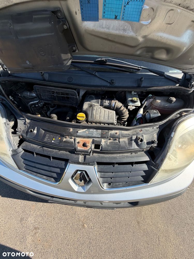 Renault Trafic - 16