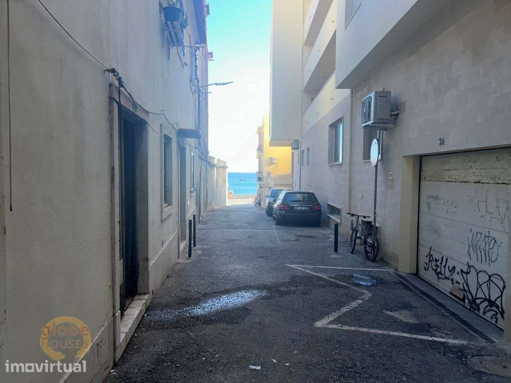 Armazém / Apartamento 1ª linha de Praia - Grande imagem: 4/18
