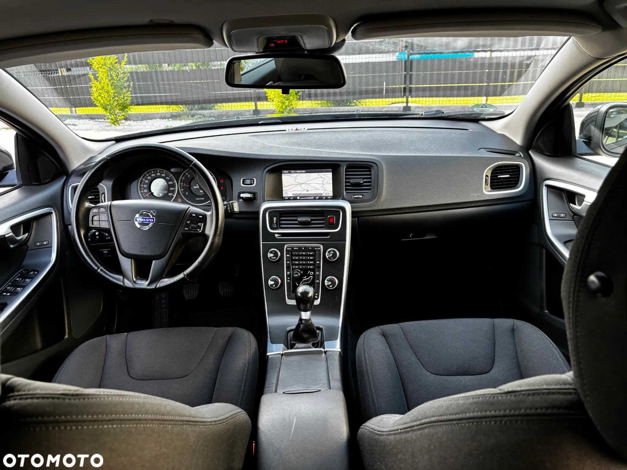 Volvo V60 D2 Momentum - 2