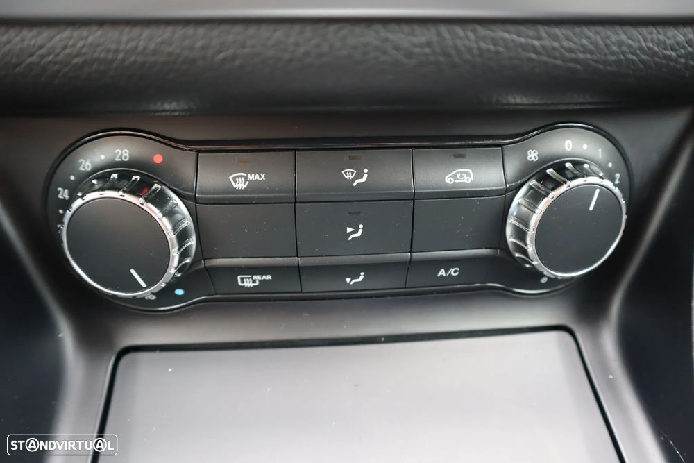 Mercedes-Benz GLA 180 d Urban - 28