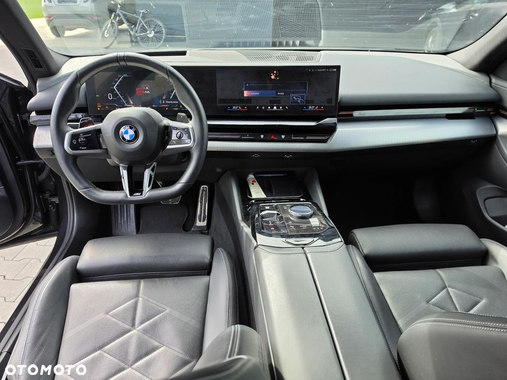BMW Seria 5 520d xDrive - 7
