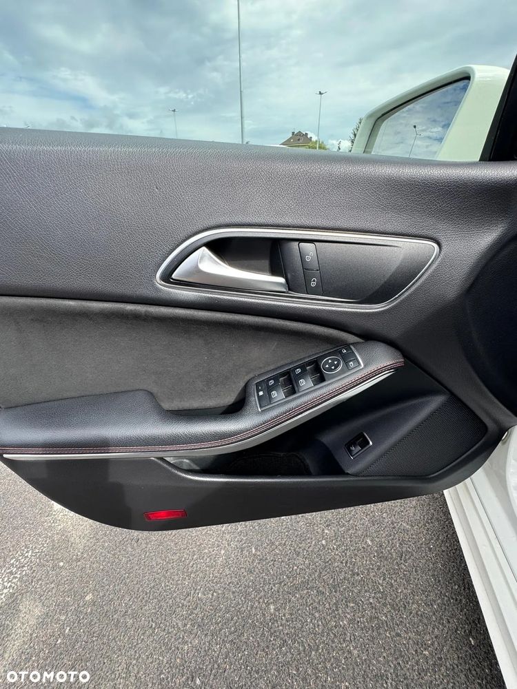 Mercedes-Benz CLA - 21