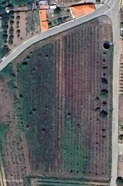 Terreno em boa localização - Grande imagem: 2/3