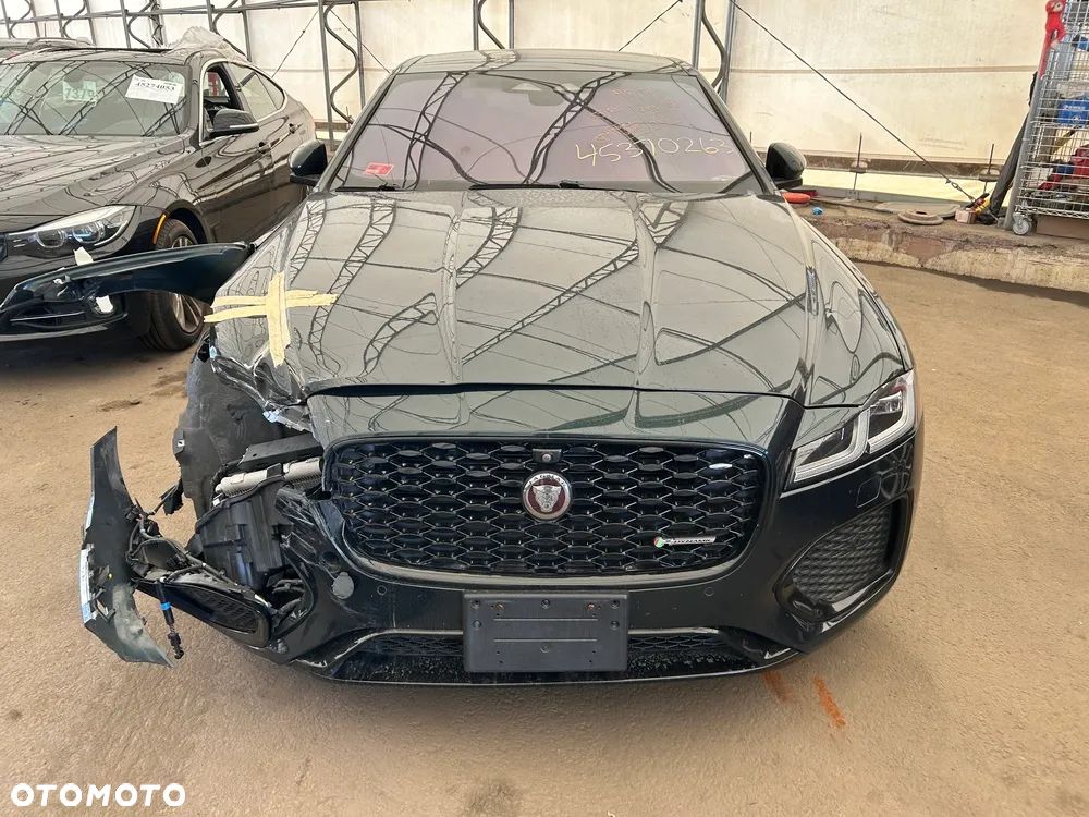 Jaguar XF 2.0 P300 AWD R-Dynamic SE - 7