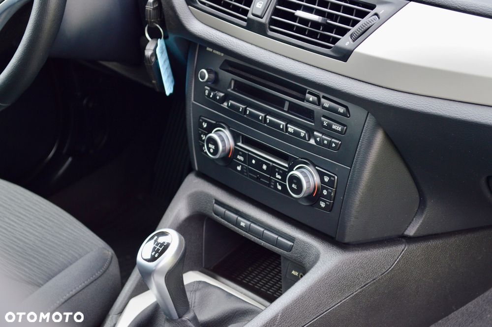 BMW X1 sDrive18i - 27