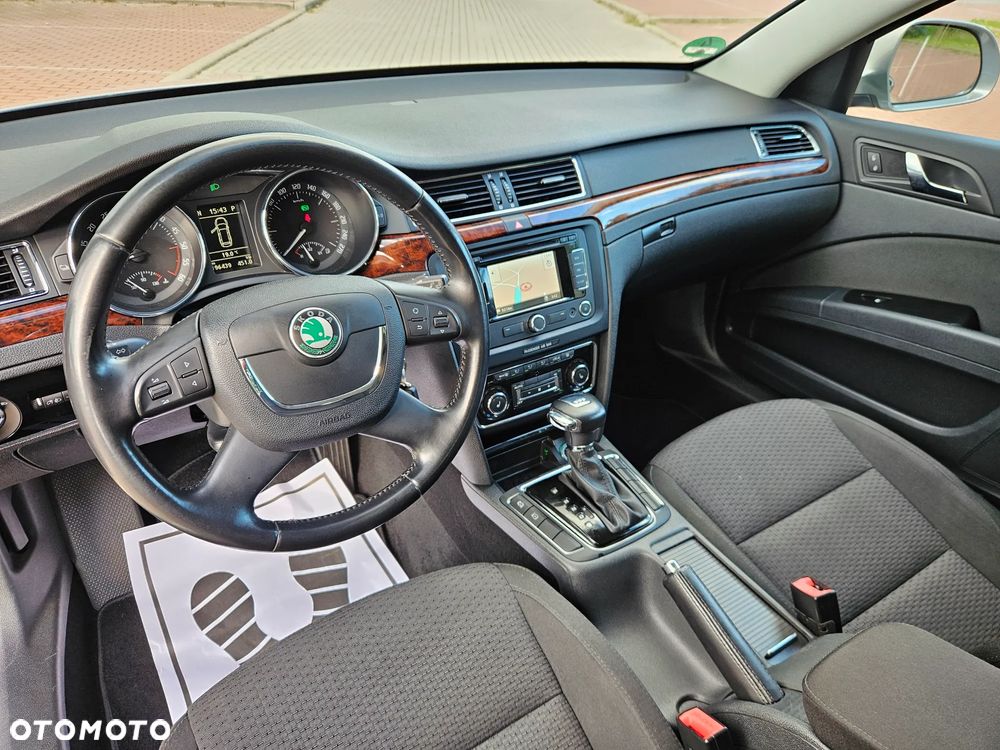 Skoda Superb 2.0 TDI DSG Elegance - 11