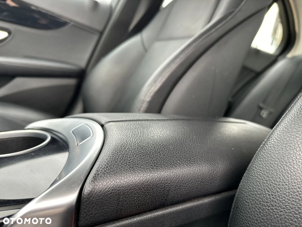 Mercedes-Benz Klasa C 200 - 23