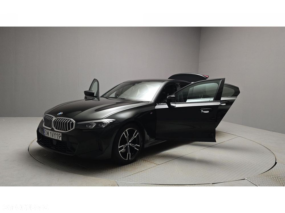BMW Seria 3 320d xDrive mHEV M Sport - 9