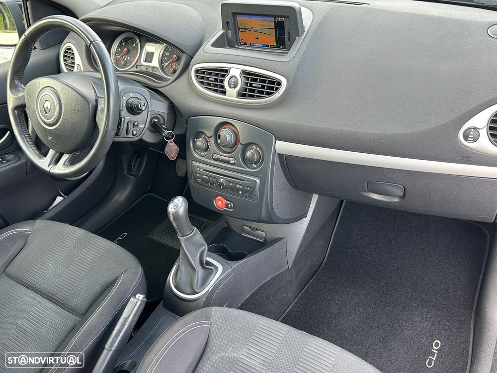 Renault Clio 2011 photo 5