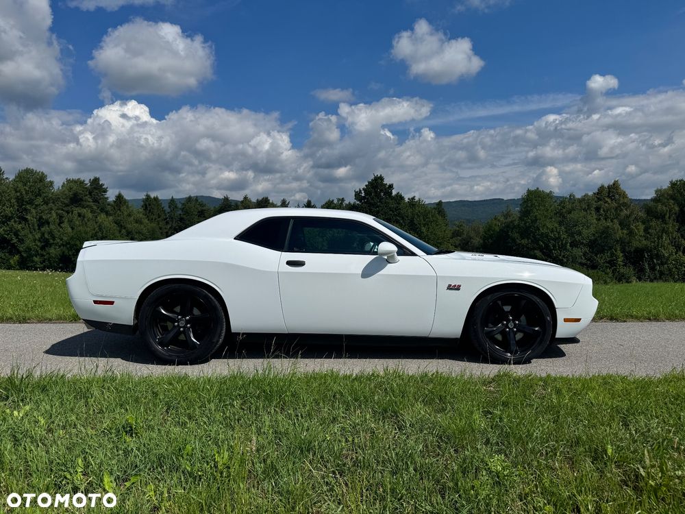 Dodge Challenger - 1