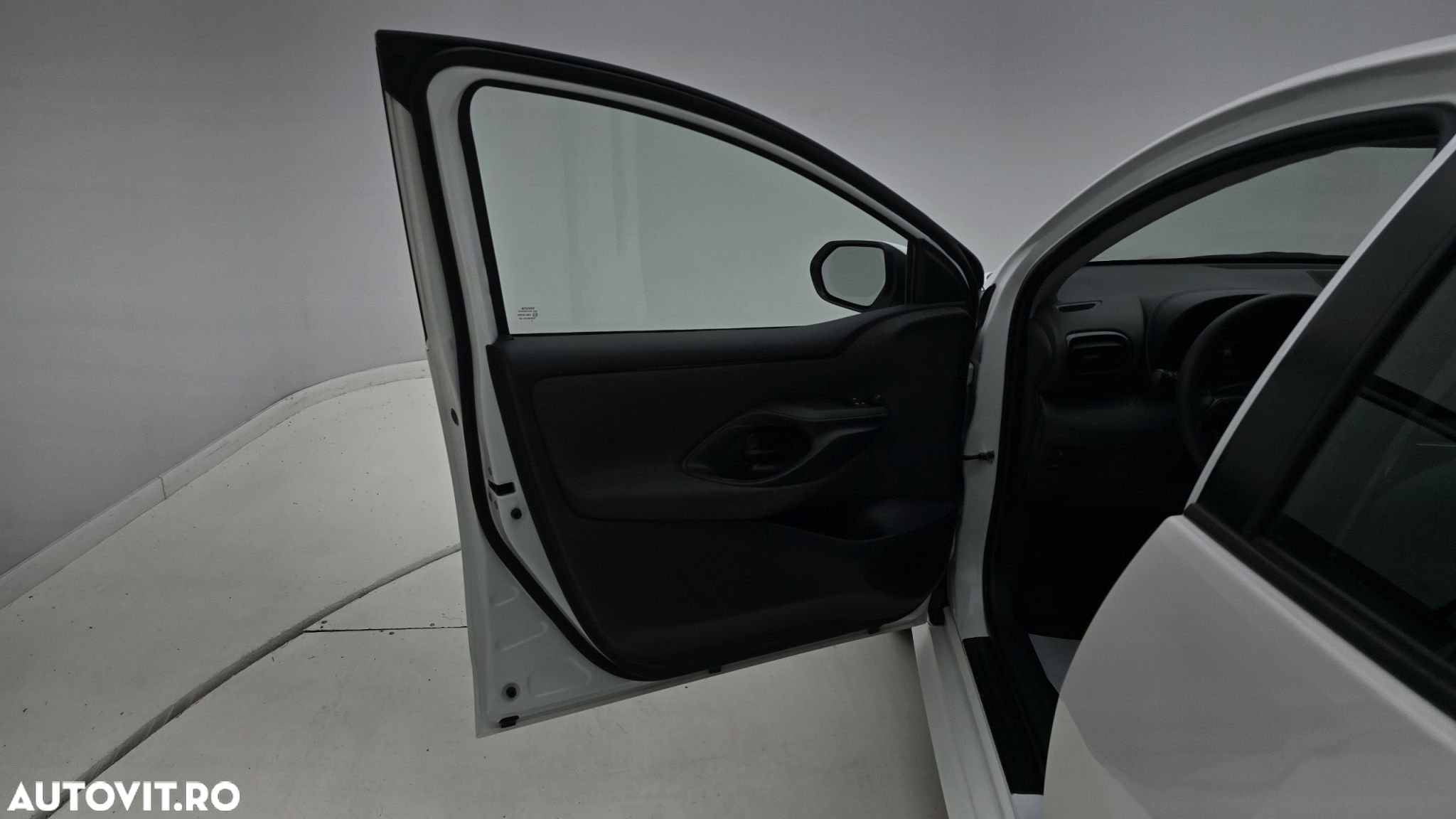 Toyota Yaris 1.5 VVT-i HSD Eco - 10
